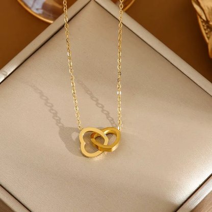 COLLAR CORAZONES ENTRELAZADOS