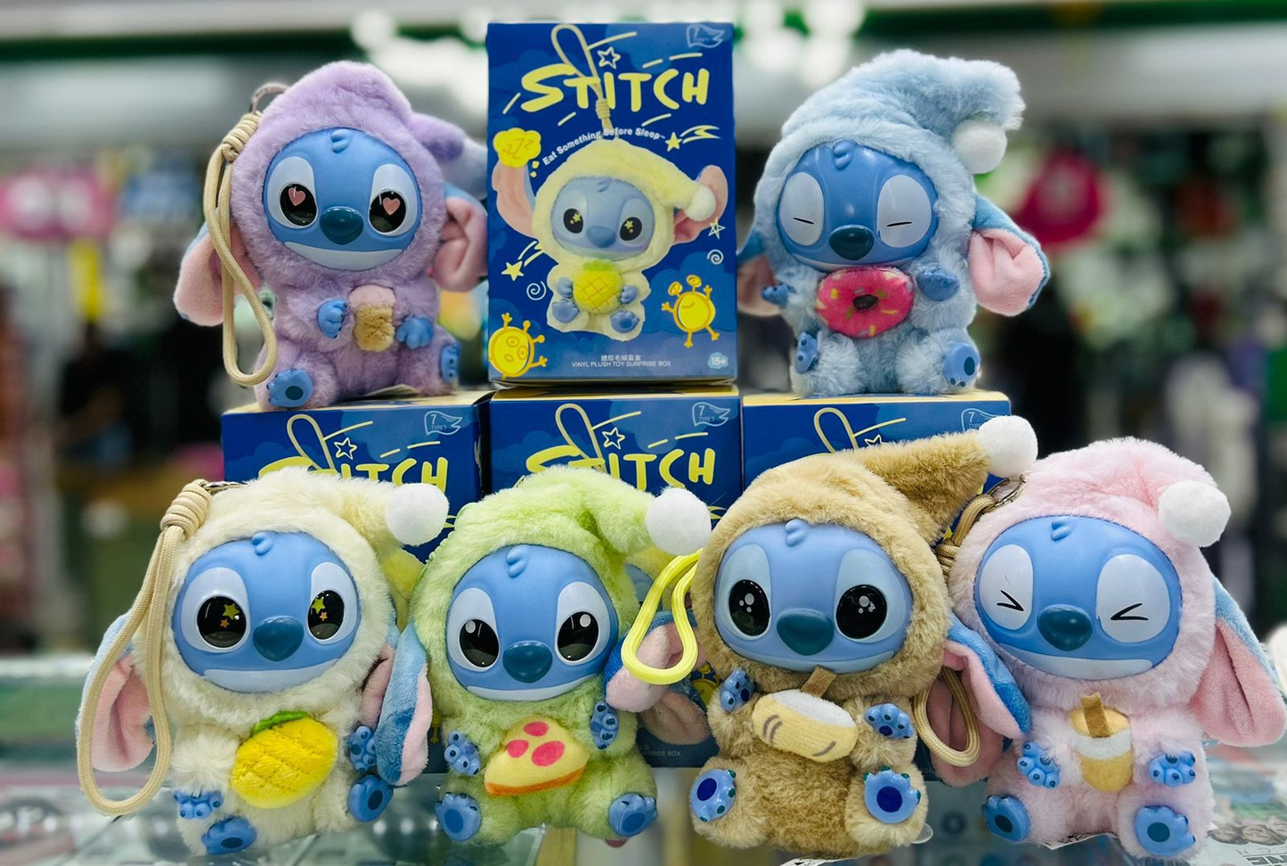 LLAVERO SORPRESA STITCH LABUBU