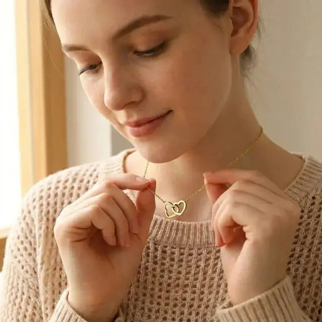 COLLAR CORAZONES ENTRELAZADOS